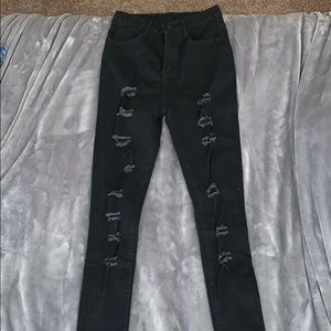 SHEIN BLACK RIPPED JEANS ( SIZE 0/ XS )